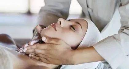 頸椎不適來(lái)個(gè)按摩,小心 中風(fēng) 找上你